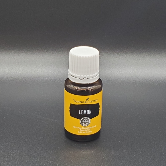 Young Living Lemon Essential oil - Picture 5 of 7